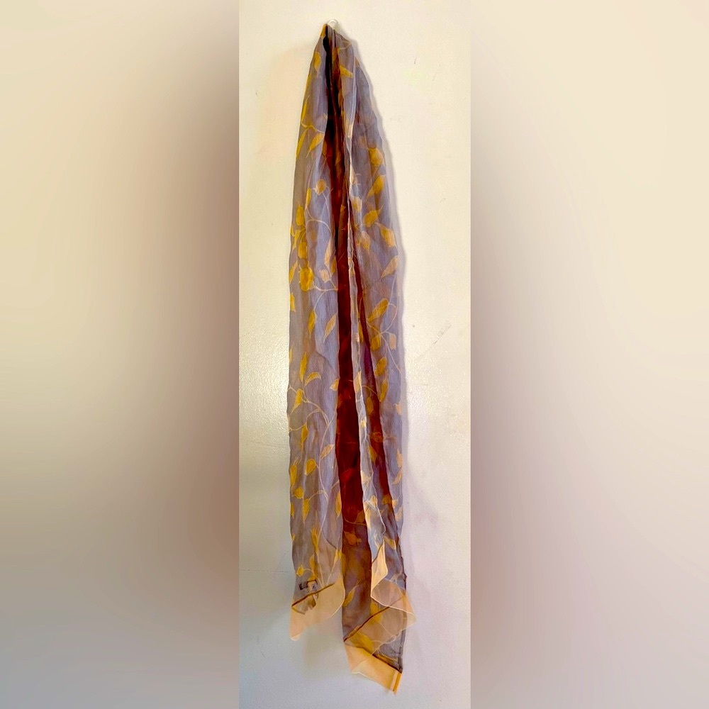 Gorgeous Emporio Armani scarf - Picture 5 of 5